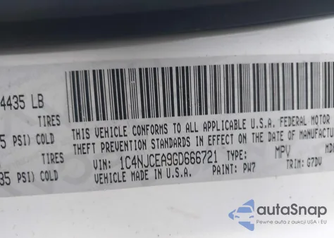 2016 Jeep Compass Latitude z USA, uszkodzony, nr VIN 1C4NJCEA9GD666721